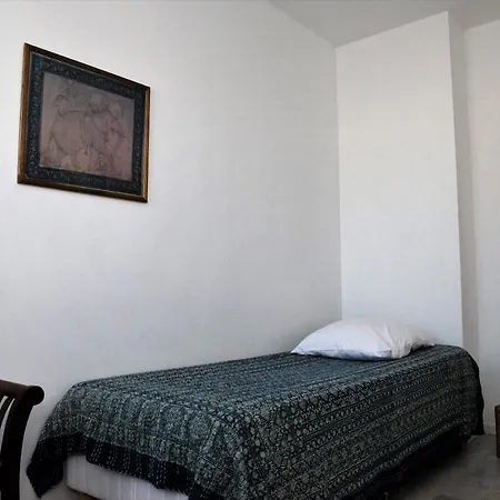 Apartment T3 Plein Centre Saint-Raphael (Var)
